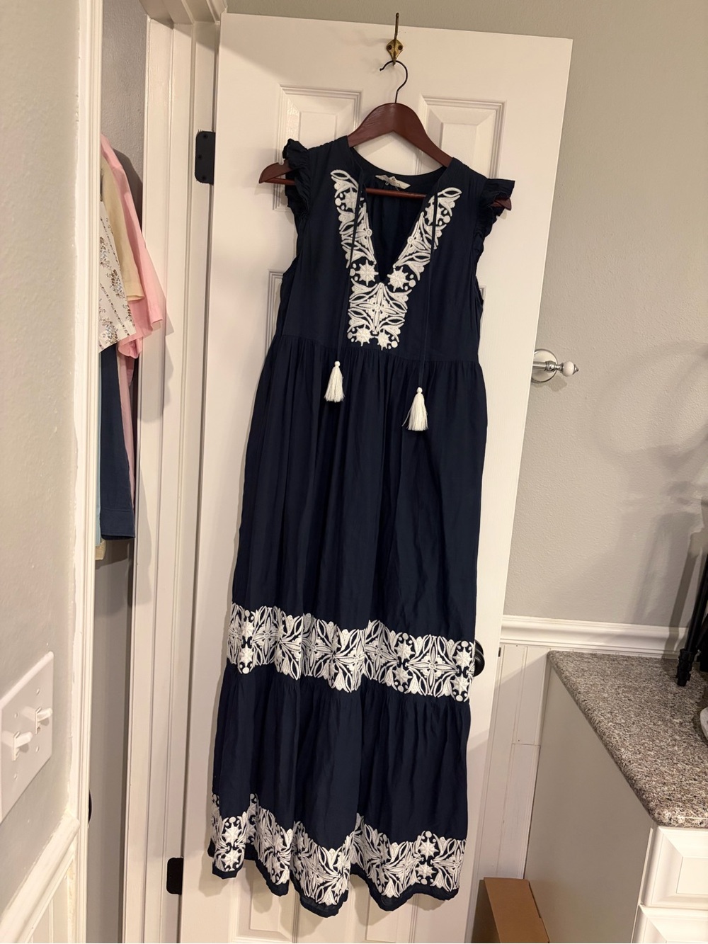 Boden Tie Neck Tiered Maxi Dress Size 6 Navy White Embroidered - Picture 6 of 15